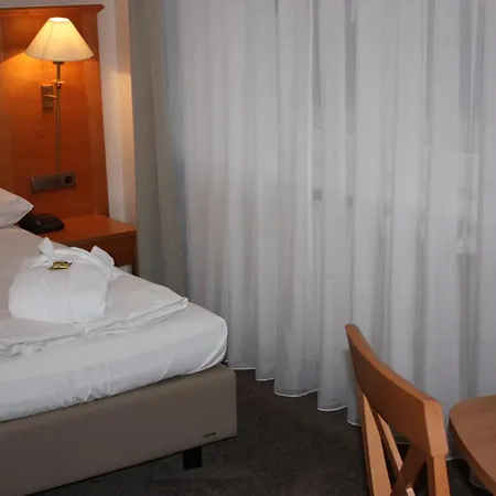 Wiedemann's Weinhotel Hotel 4*