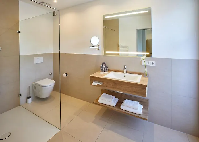 Otel Wiedemann's Weinhotel Sankt Martin